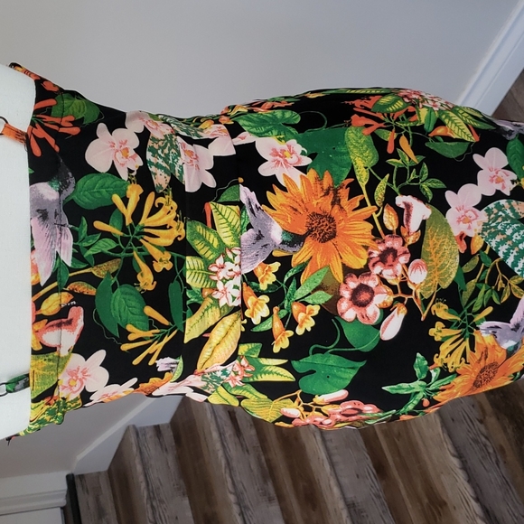 Nika Blossom Tropical Floral Bodycon Dress Size 6 - Picture 9 of 16
